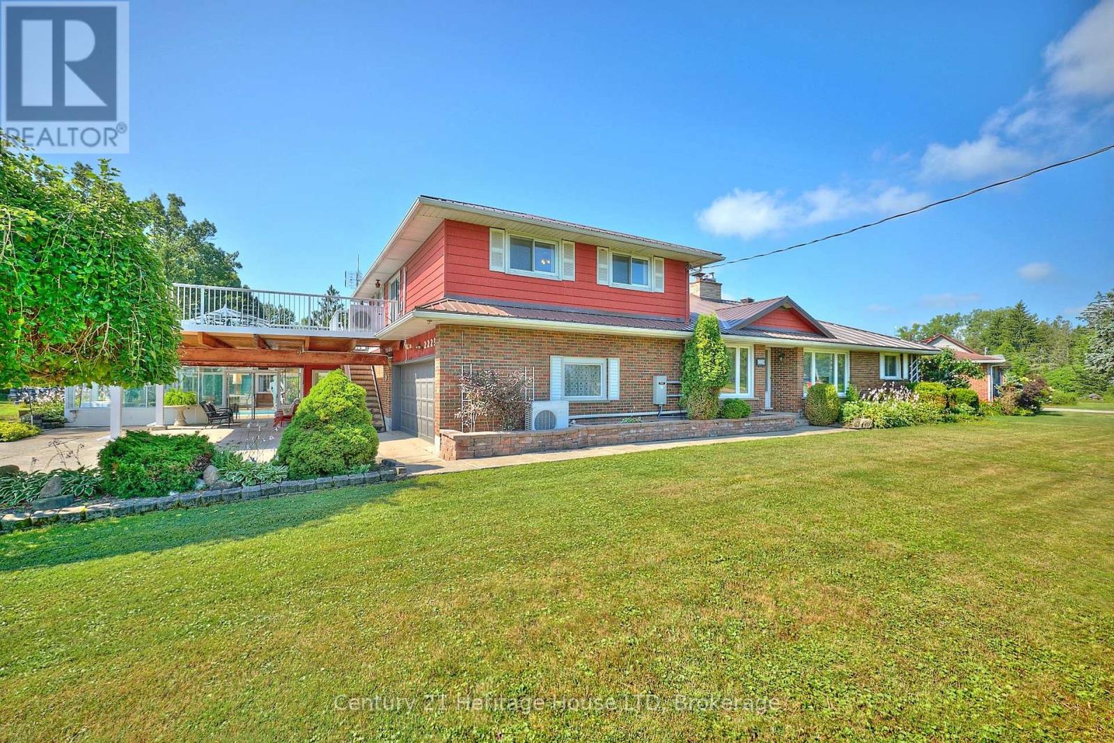 2229 Houck Crescent, Fort Erie, Ontario  L2A 5M4 - Photo 2 - X12316017