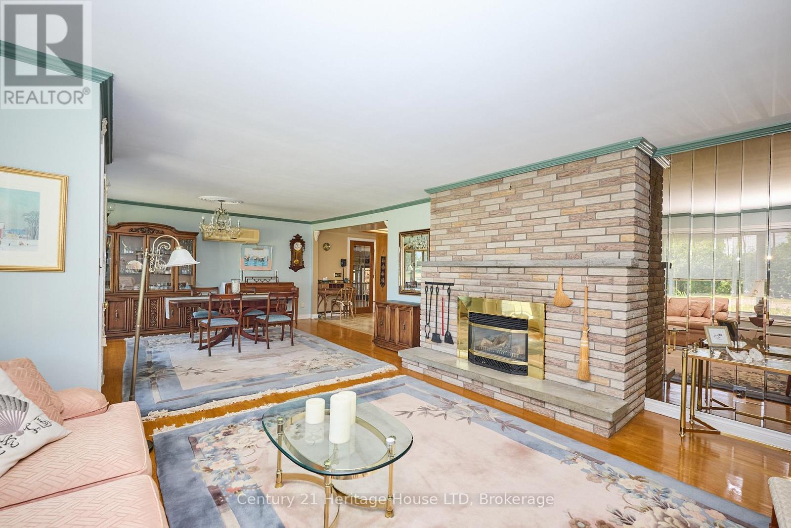 2229 Houck Crescent, Fort Erie, Ontario  L2A 5M4 - Photo 5 - X12316017