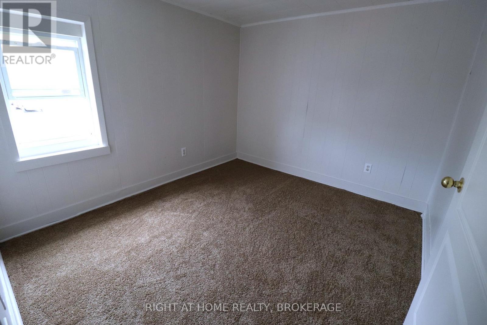 36 Nickel Street, Port Colborne, Ontario  L3K 1B2 - Photo 13 - X12316262