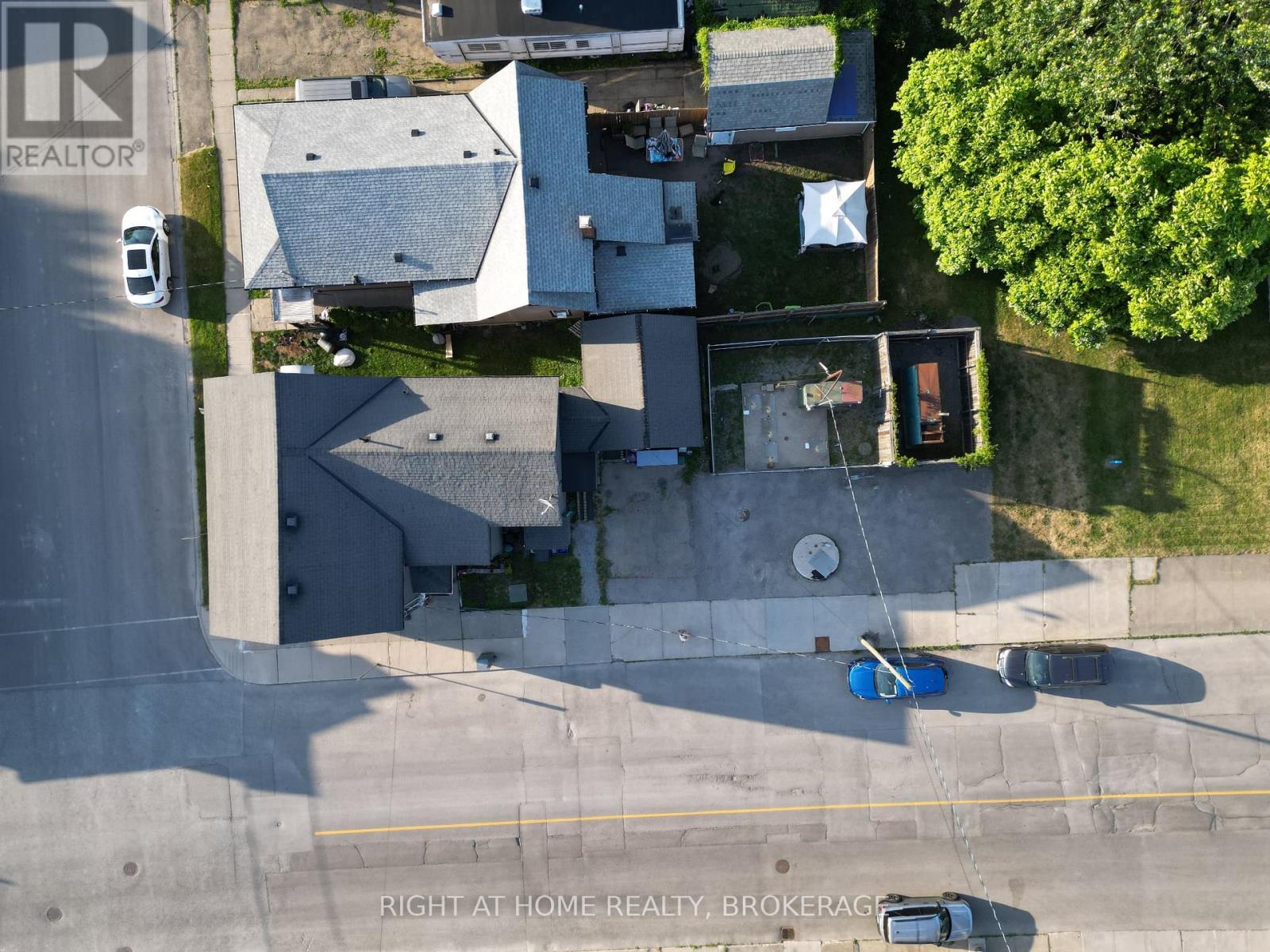 36 Nickel Street, Port Colborne, Ontario  L3K 1B2 - Photo 3 - X12316262