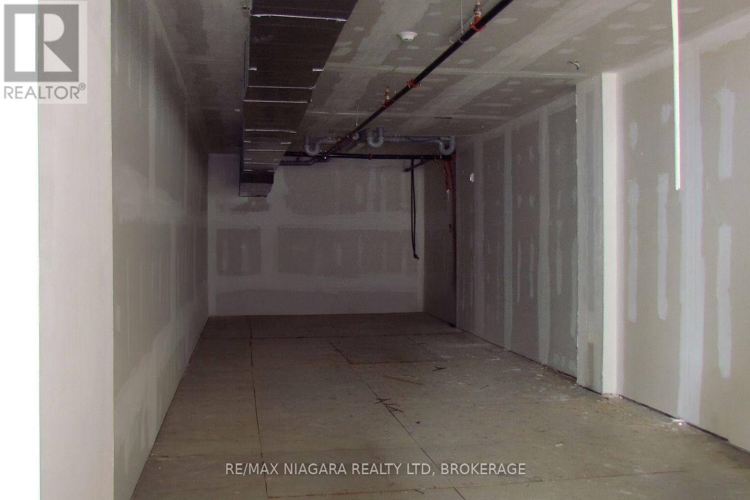 5729 Victoria Avenue, Niagara Falls, Ontario  L2G 3L5 - Photo 6 - X12316333