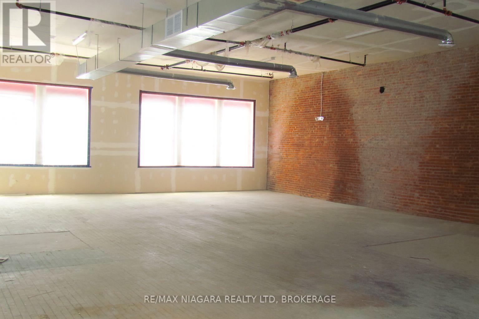 5729 Victoria Avenue, Niagara Falls, Ontario  L2G 3L5 - Photo 7 - X12316333