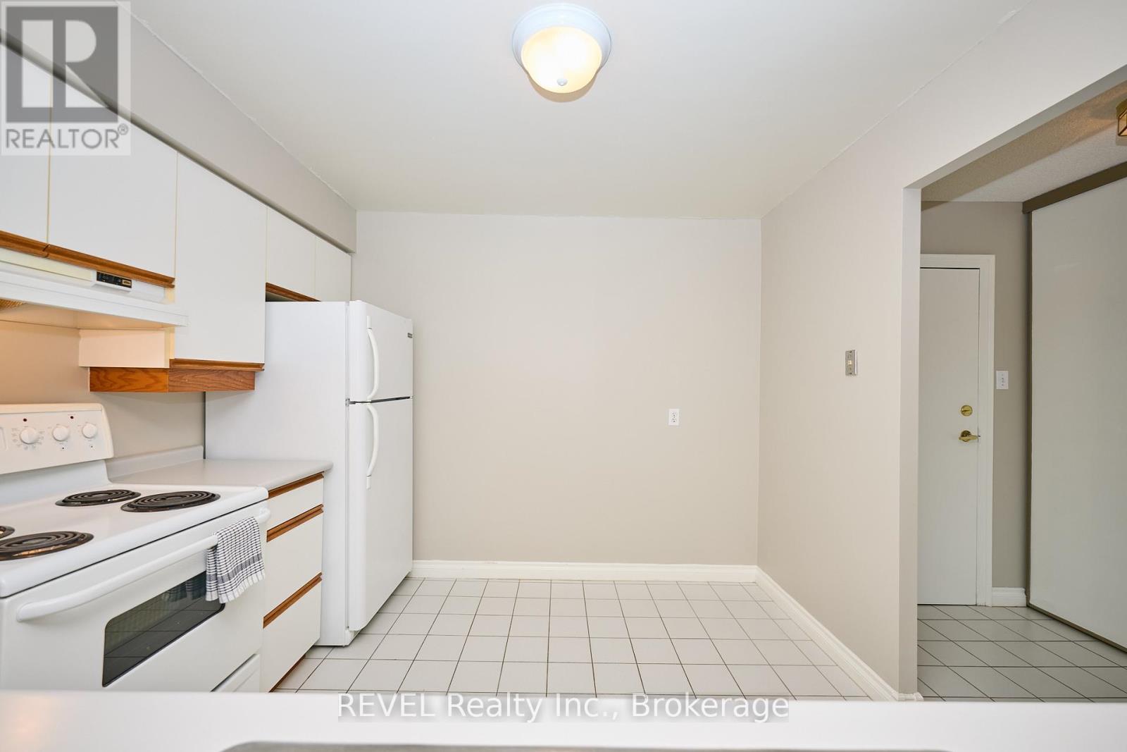 206 - 5100 Dorchester Road, Niagara Falls, Ontario  L2E 7H4 - Photo 10 - X12316778