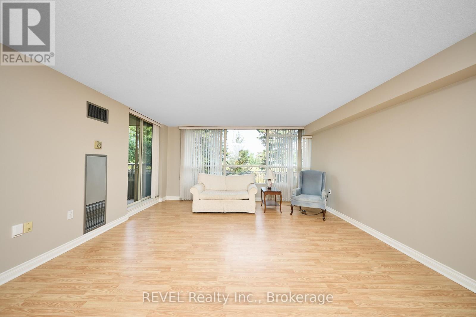 206 - 5100 Dorchester Road, Niagara Falls, Ontario  L2E 7H4 - Photo 16 - X12316778