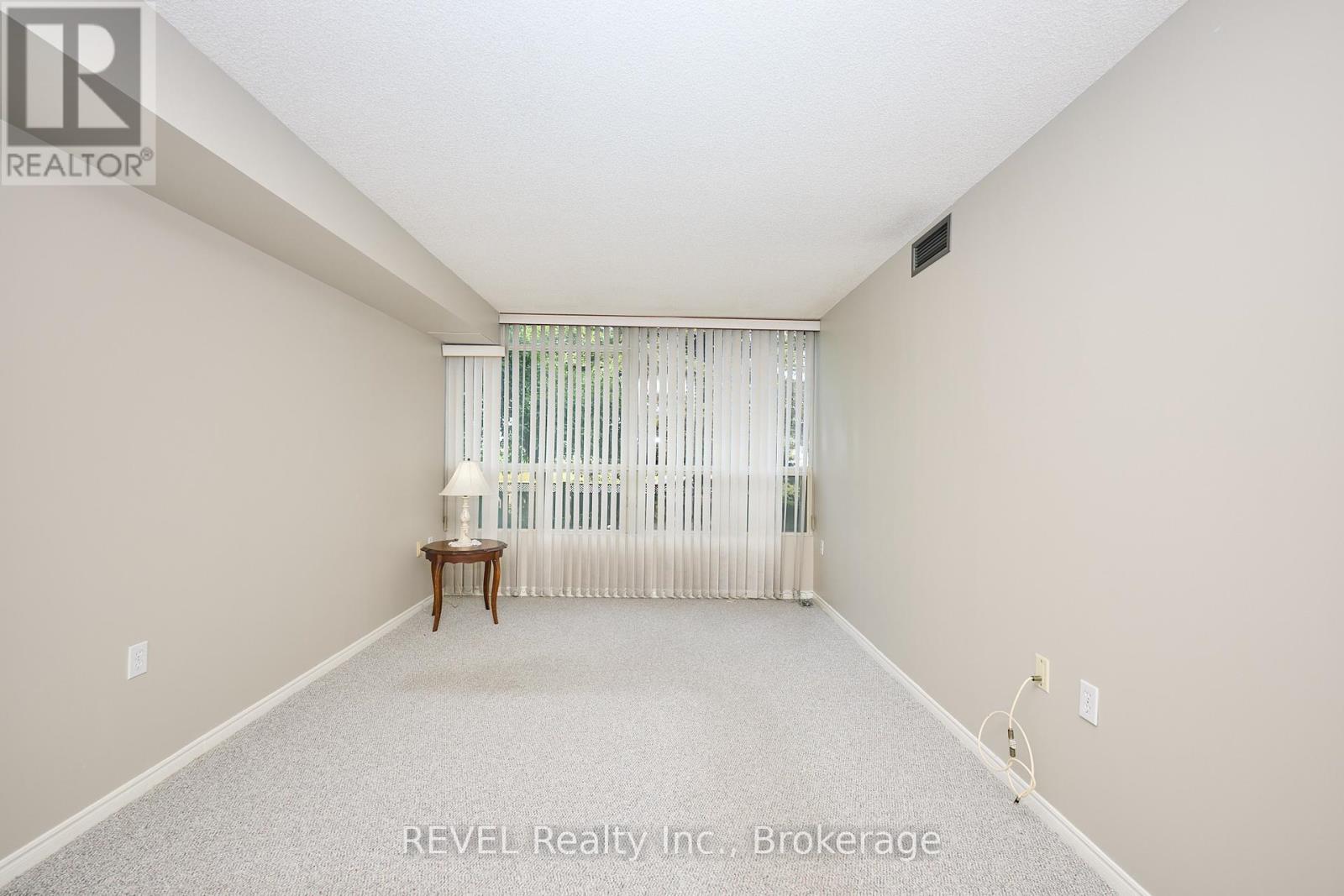 206 - 5100 Dorchester Road, Niagara Falls, Ontario  L2E 7H4 - Photo 18 - X12316778