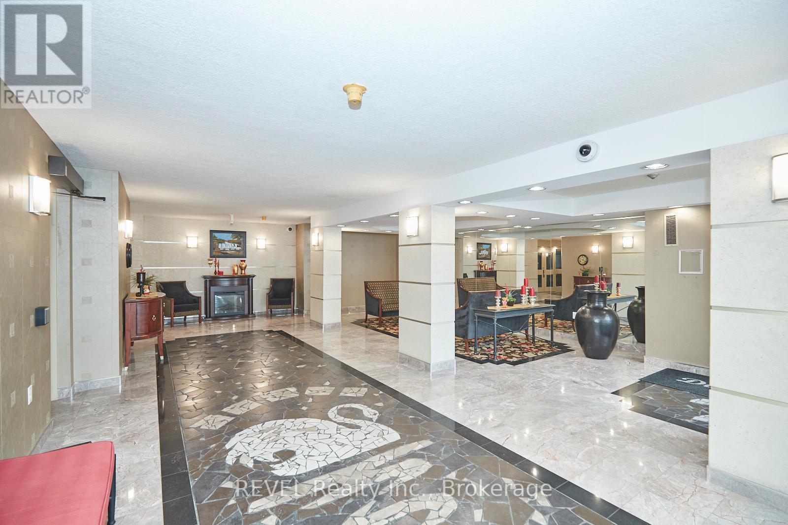 206 - 5100 Dorchester Road, Niagara Falls, Ontario  L2E 7H4 - Photo 3 - X12316778