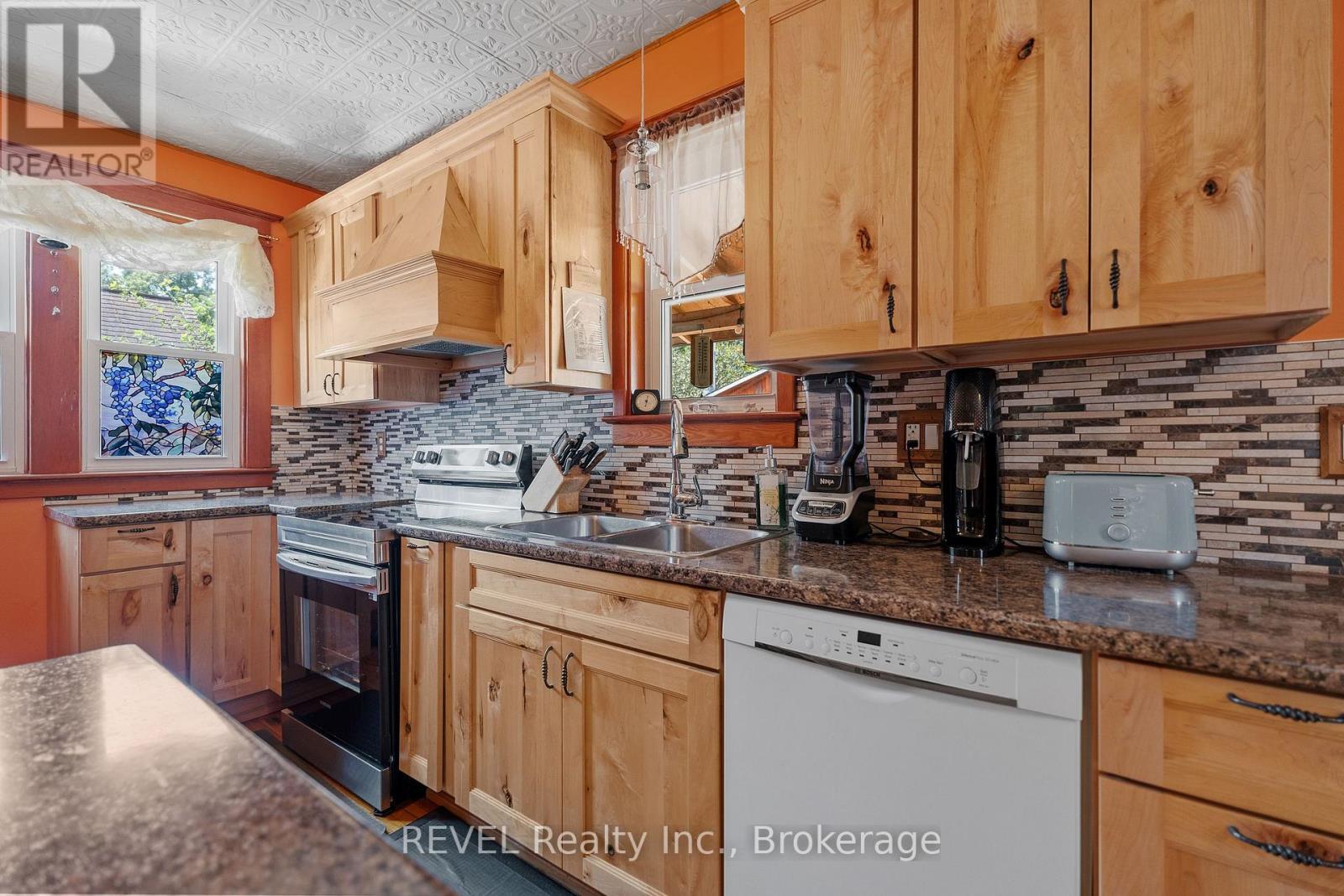 208 North Street, Fort Erie, Ontario  L2A 3R8 - Photo 22 - X12320020