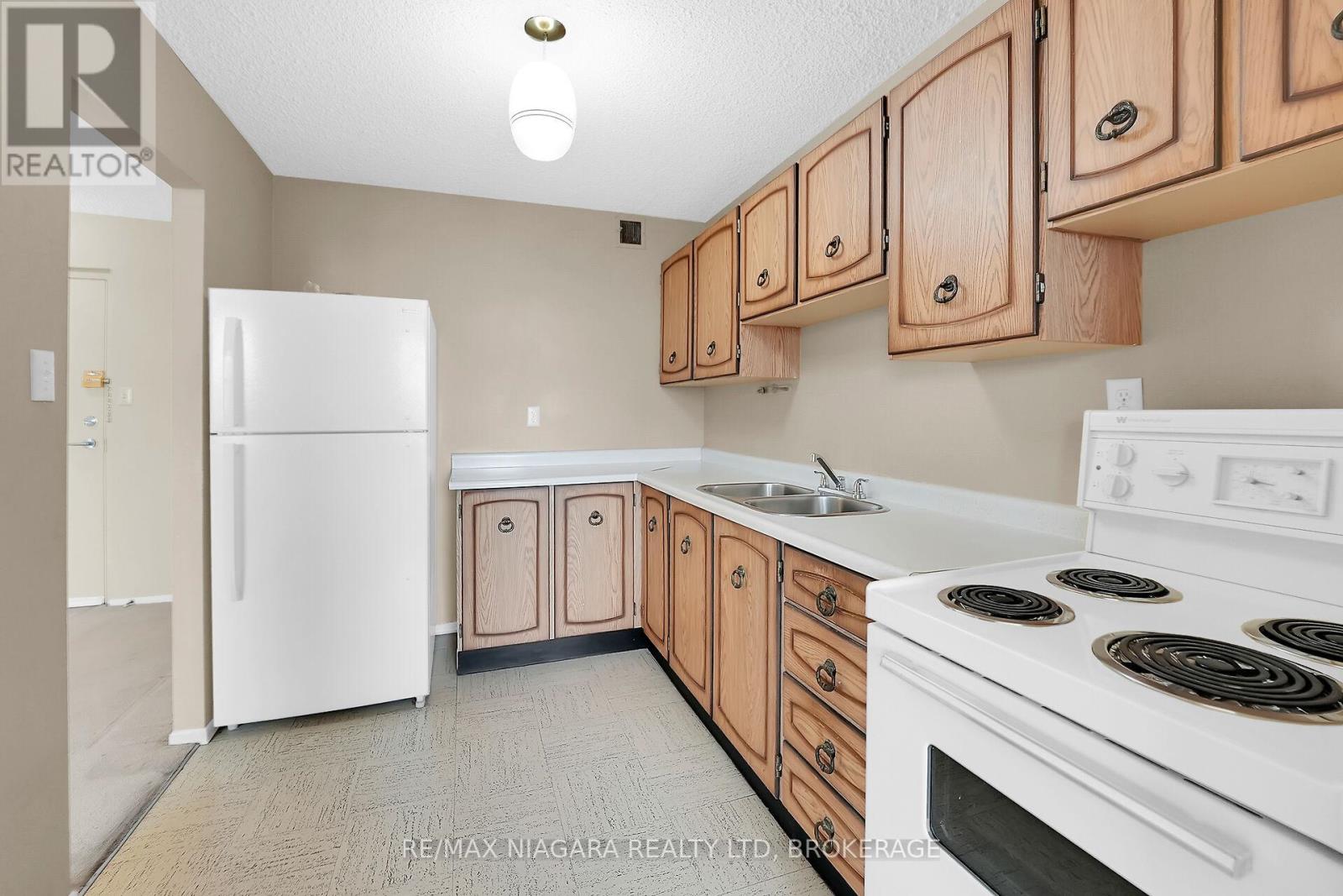 1003 - 365 Geneva Street, St. Catharines, Ontario  L2N 5S7 - Photo 7 - X12321275