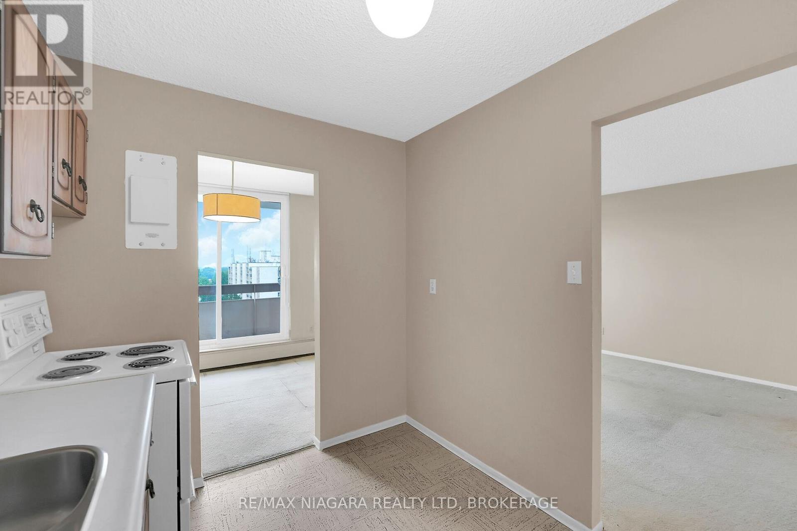 1003 - 365 Geneva Street, St. Catharines, Ontario  L2N 5S7 - Photo 8 - X12321275