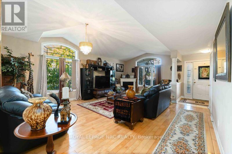 5349 Beaver Valley Way, Niagara Falls, Ontario  L2H 3K4 - Photo 12 - X12322680