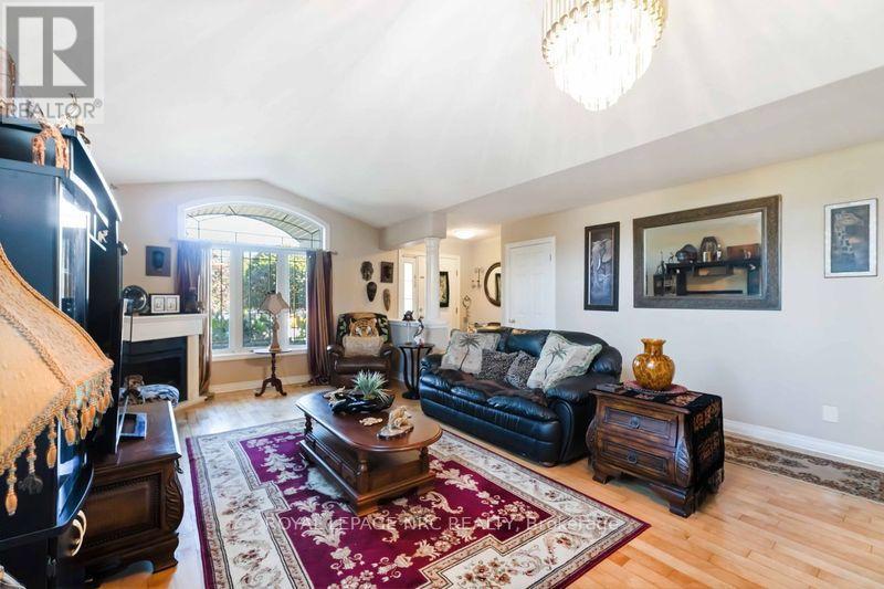 5349 Beaver Valley Way, Niagara Falls, Ontario  L2H 3K4 - Photo 14 - X12322680