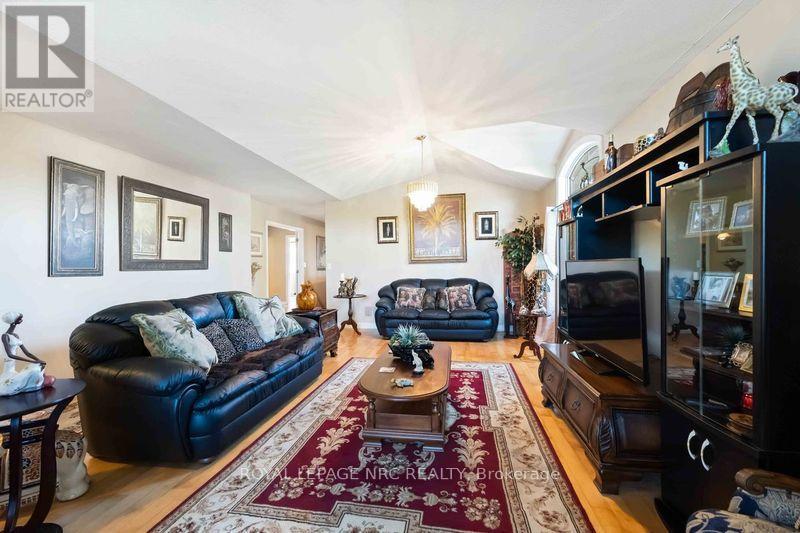 5349 Beaver Valley Way, Niagara Falls, Ontario  L2H 3K4 - Photo 16 - X12322680