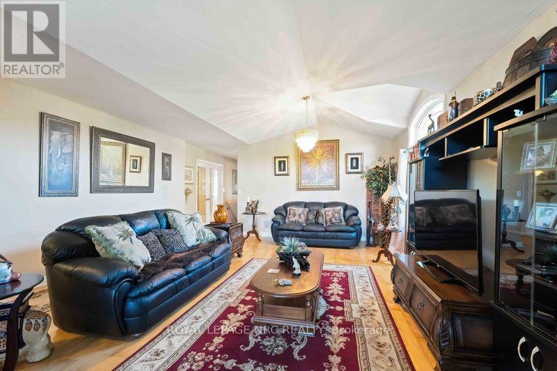 5349 Beaver Valley Way, Niagara Falls, Ontario  L2H 3K4 - Photo 17 - X12322680