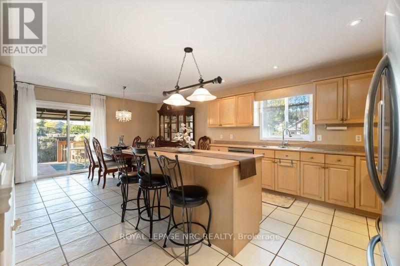 5349 Beaver Valley Way, Niagara Falls, Ontario  L2H 3K4 - Photo 18 - X12322680