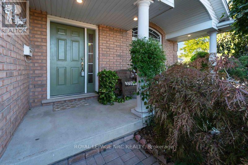 5349 Beaver Valley Way, Niagara Falls, Ontario  L2H 3K4 - Photo 8 - X12322680