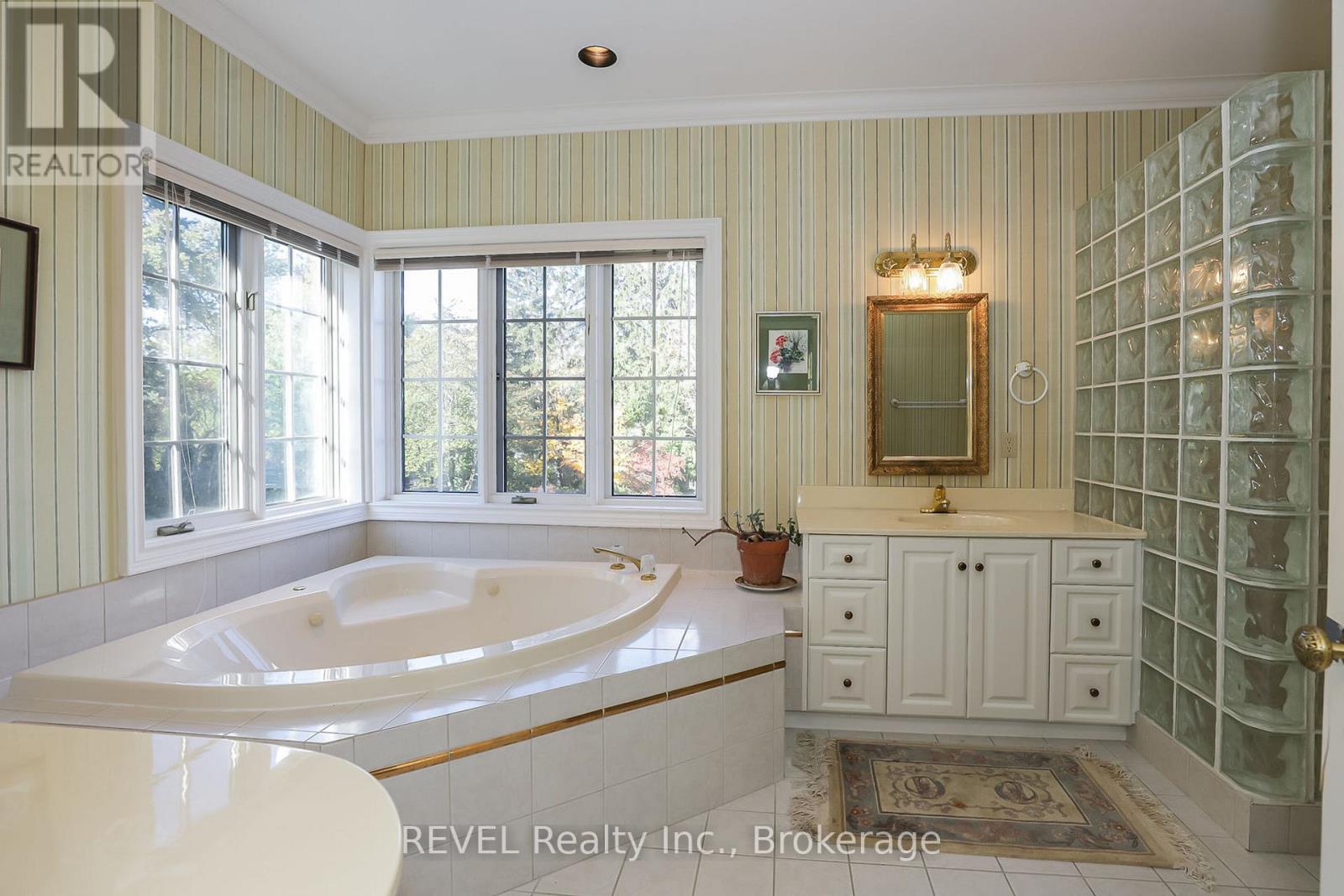 411 Victoria Street, Niagara-On-The-Lake, Ontario  L0S 1J0 - Photo 23 - X12322733