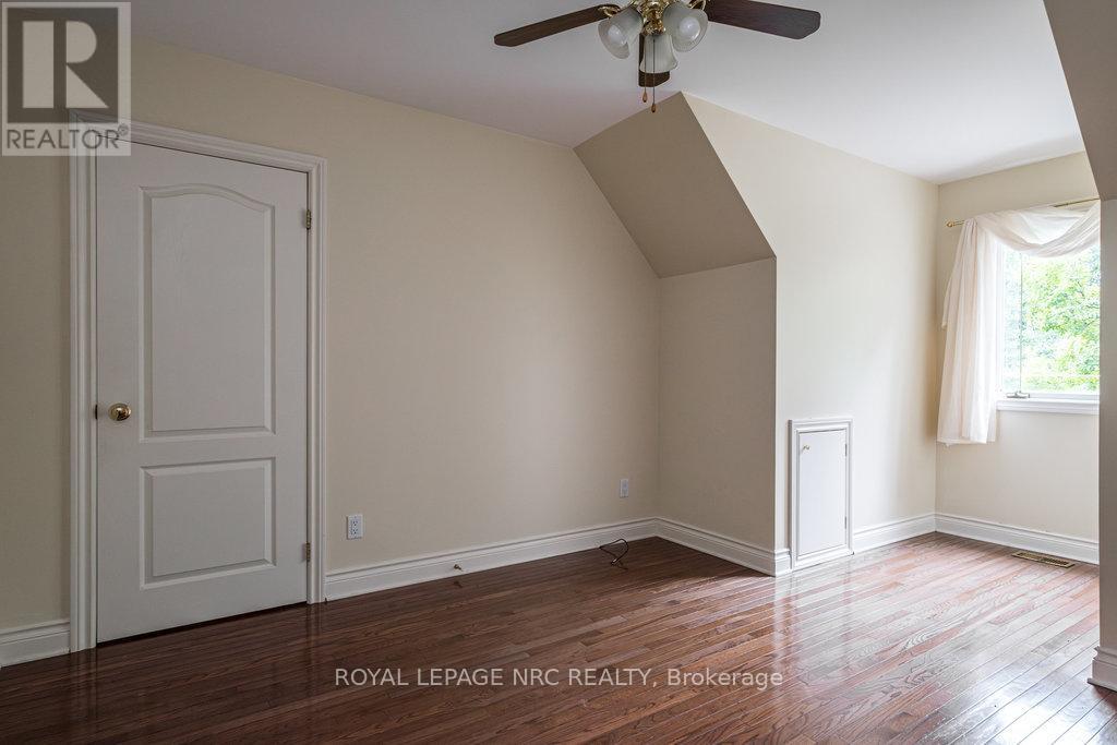 1110 Centre Street, Pelham, Ontario  L0S 1C0 - Photo 24 - X12322944