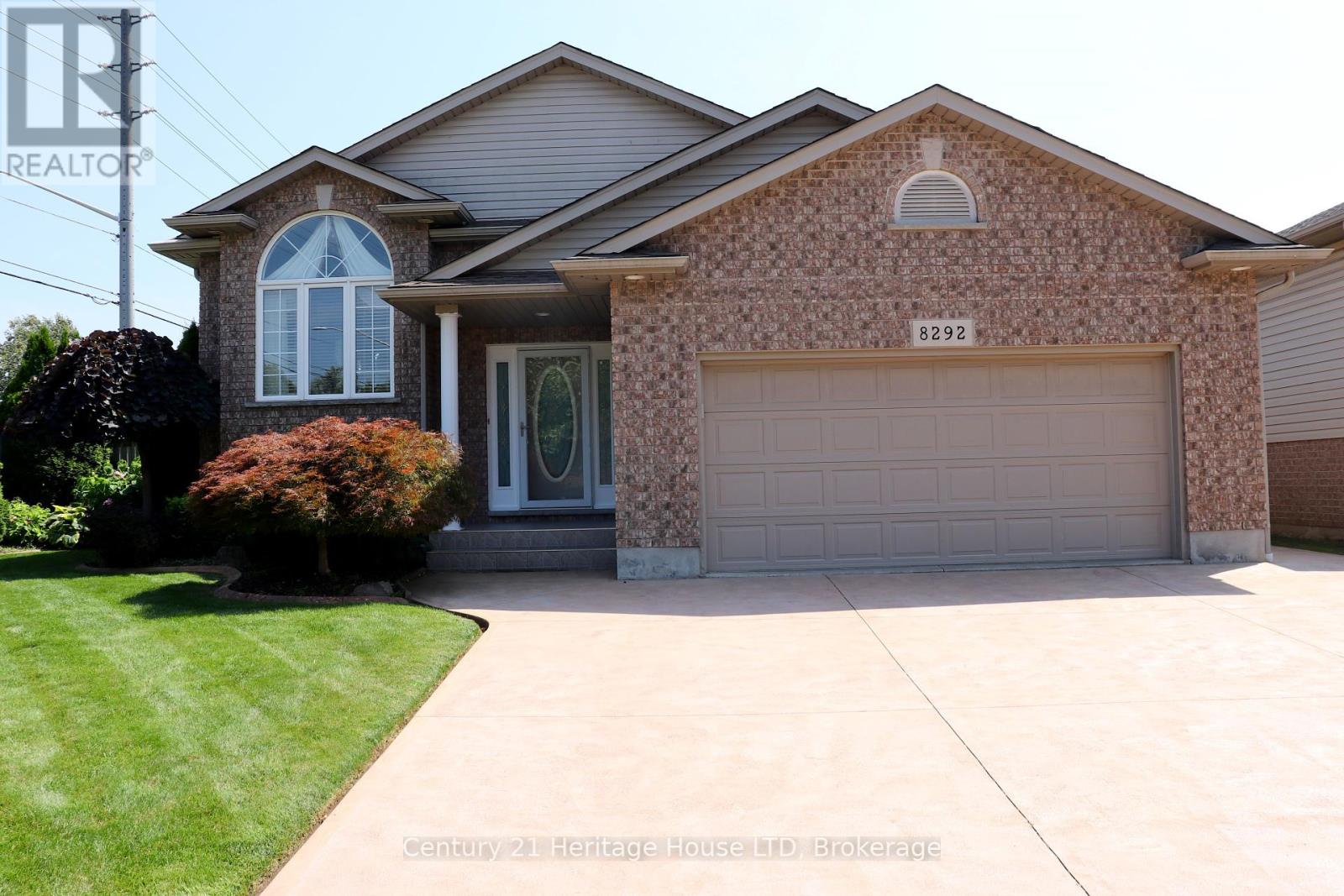 8292 FEREN DRIVE S, Niagara Falls, Ontario