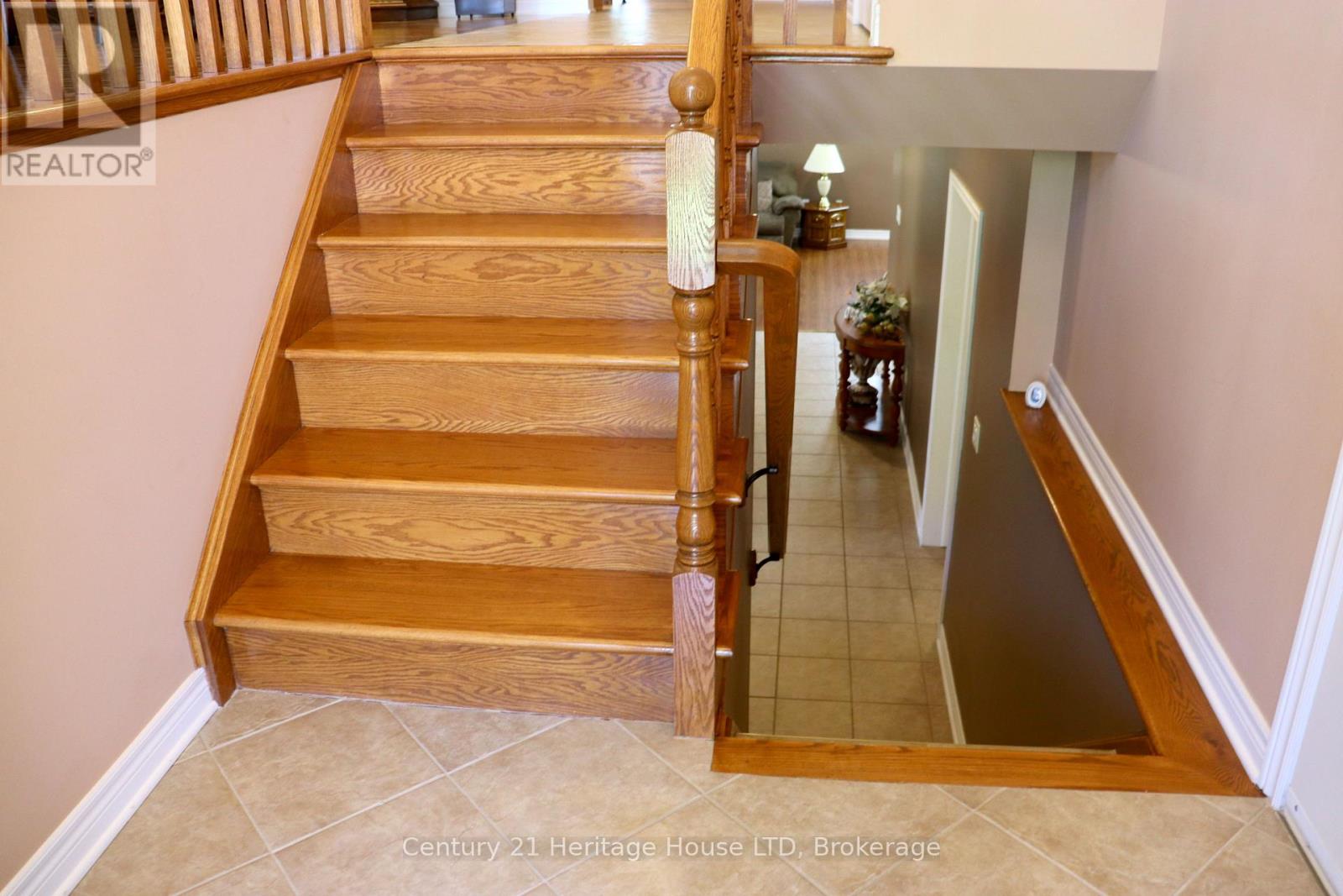 8292 Feren Drive S, Niagara Falls, Ontario  L2H 3M9 - Photo 12 - X12323971