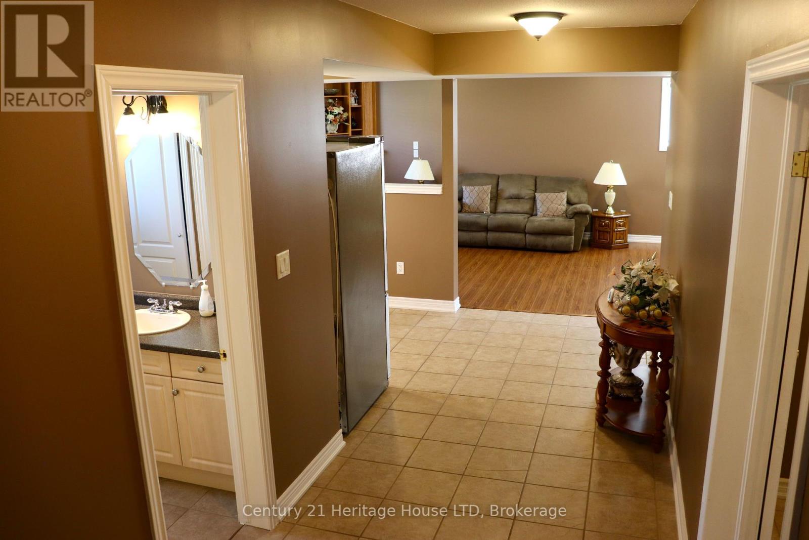 8292 Feren Drive S, Niagara Falls, Ontario  L2H 3M9 - Photo 33 - X12323971