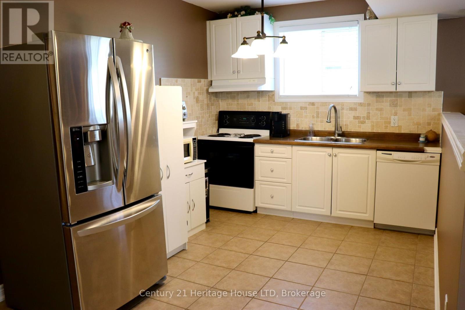 8292 Feren Drive S, Niagara Falls, Ontario  L2H 3M9 - Photo 40 - X12323971