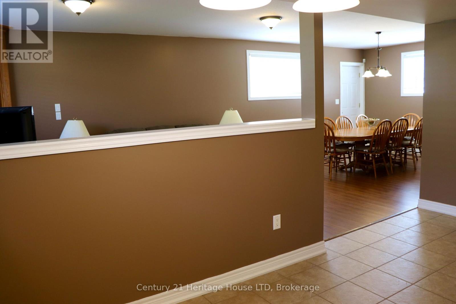 8292 Feren Drive S, Niagara Falls, Ontario  L2H 3M9 - Photo 41 - X12323971