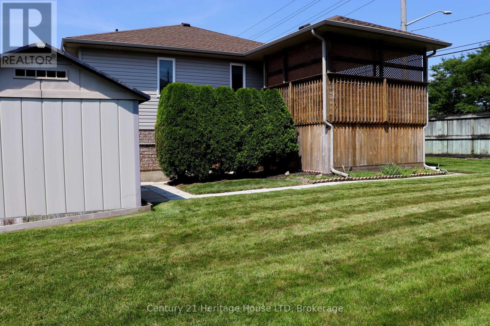 8292 Feren Drive S, Niagara Falls, Ontario  L2H 3M9 - Photo 8 - X12323971