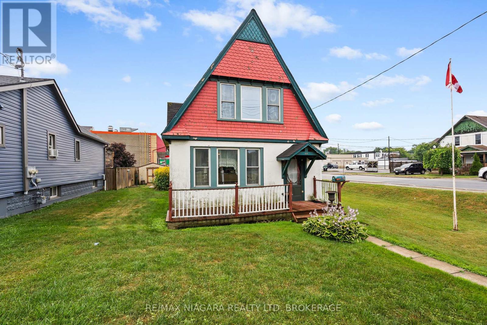 44 Park Street, Port Colborne, Ontario  L3K 3H9 - Photo 2 - X12324955