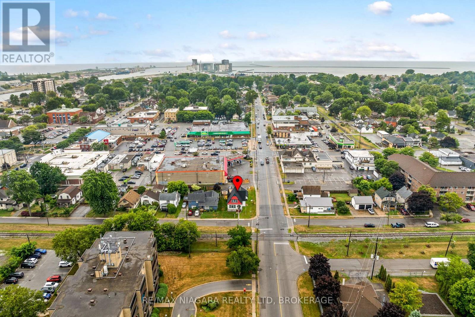 44 Park Street, Port Colborne, Ontario  L3K 3H9 - Photo 3 - X12324955