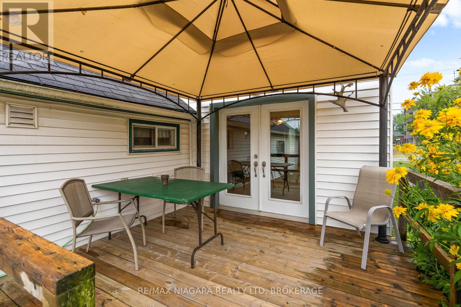 44 Park Street, Port Colborne, Ontario  L3K 3H9 - Photo 7 - X12324955