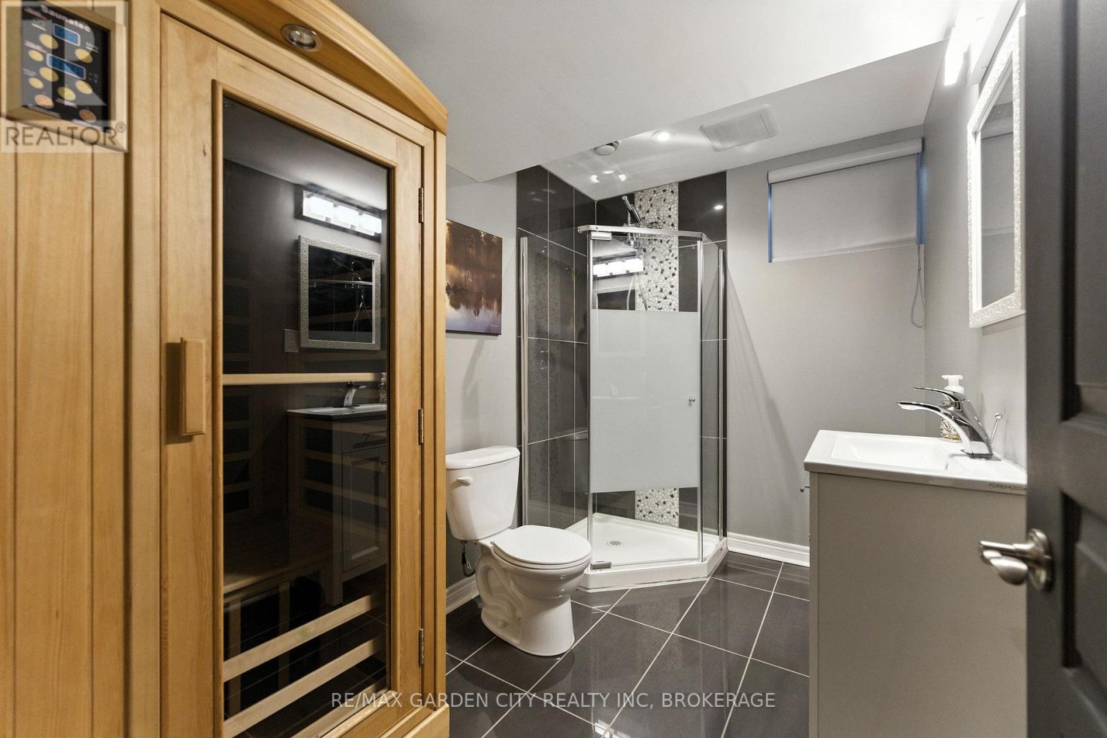 6456 Armelina Crescent, Niagara Falls, Ontario  L2H 0B4 - Photo 27 - X12325150