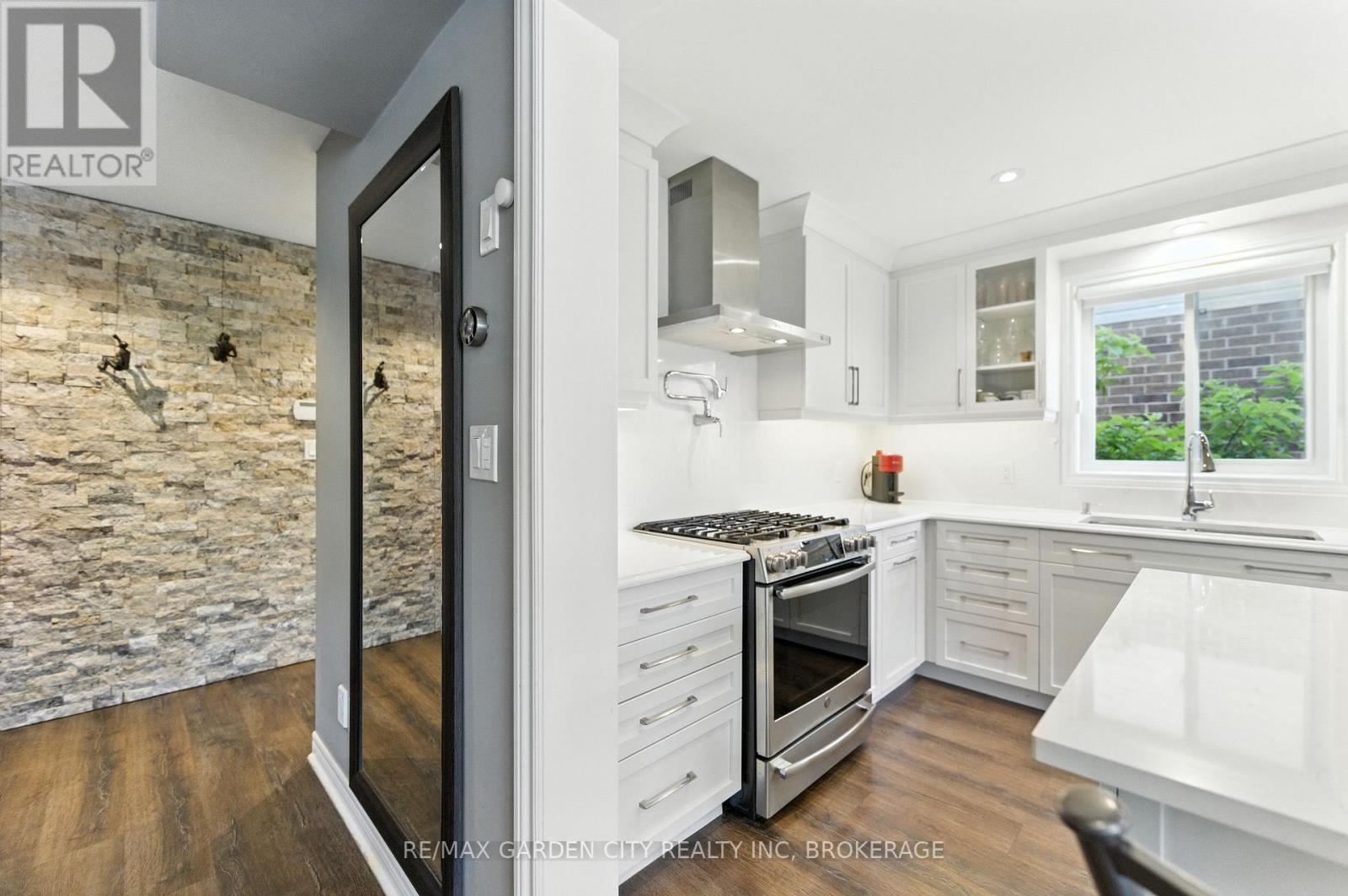 6456 Armelina Crescent, Niagara Falls, Ontario  L2H 0B4 - Photo 6 - X12325150