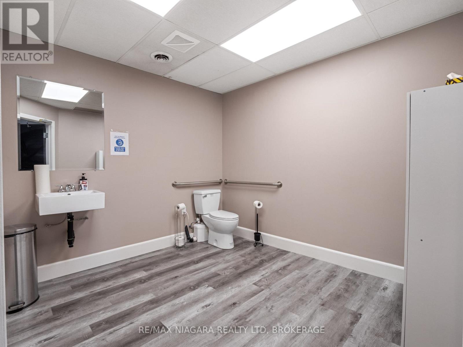 240 Jarvis Street, Fort Erie, Ontario  L2A 5N2 - Photo 14 - X12326571