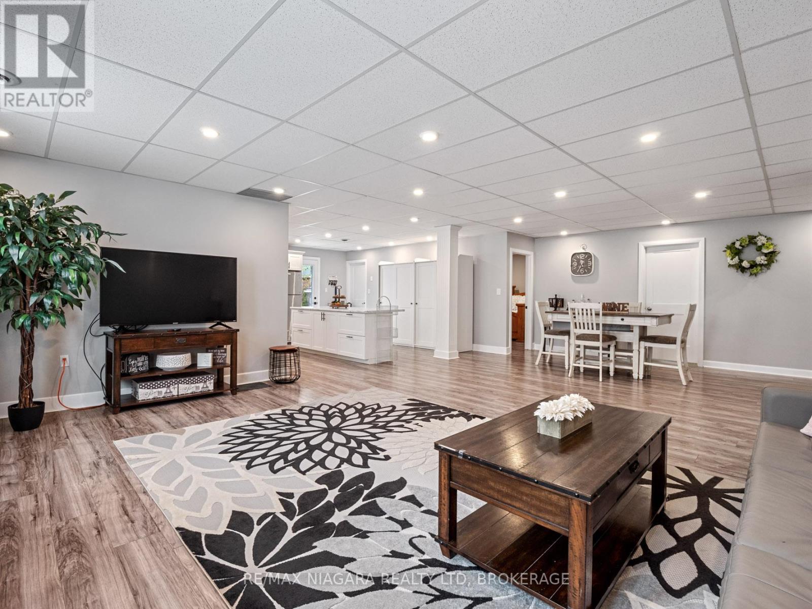 240 Jarvis Street, Fort Erie, Ontario  L2A 5N2 - Photo 25 - X12326571