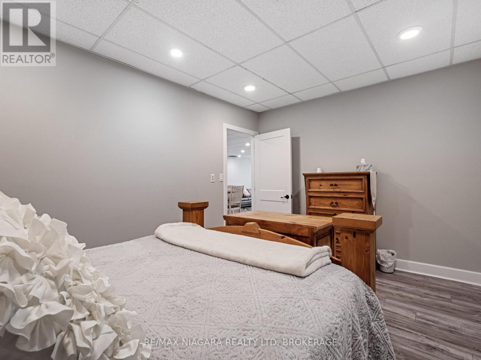 240 Jarvis Street, Fort Erie, Ontario  L2A 5N2 - Photo 29 - X12326571