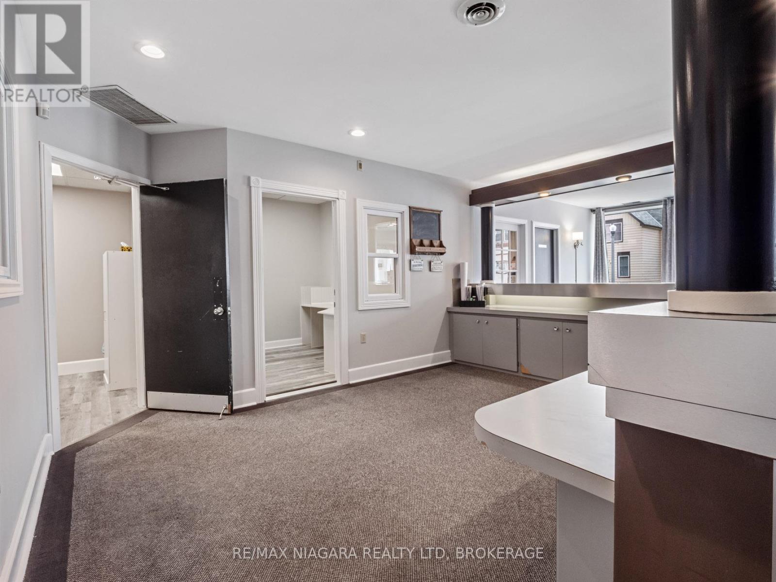 240 Jarvis Street, Fort Erie, Ontario  L2A 5N2 - Photo 8 - X12326571