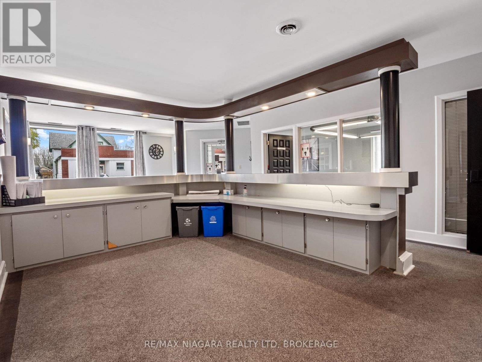 240 Jarvis Street, Fort Erie, Ontario  L2A 5N2 - Photo 9 - X12326571