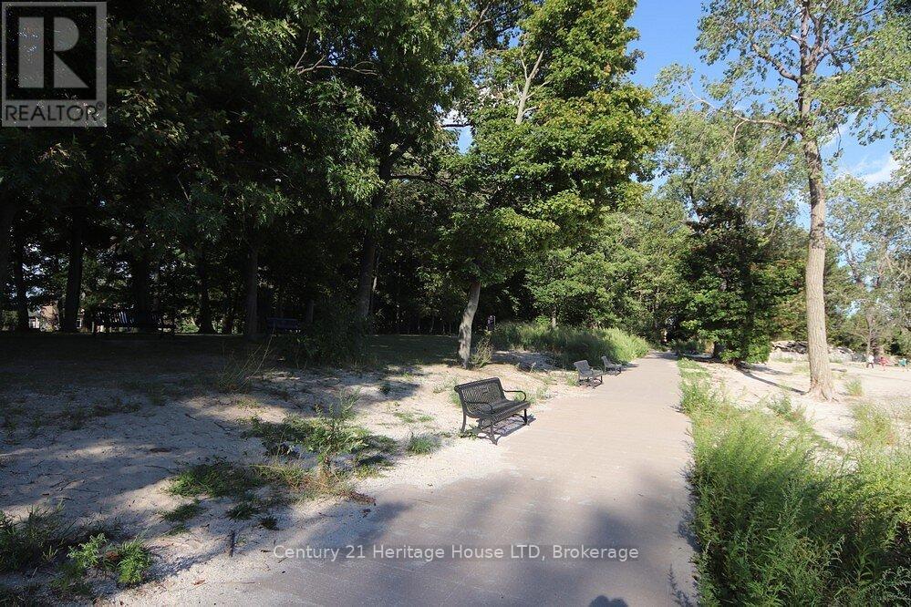 349 Bassett Avenue, Fort Erie, Ontario  L2A 4K8 - Photo 23 - X12328779