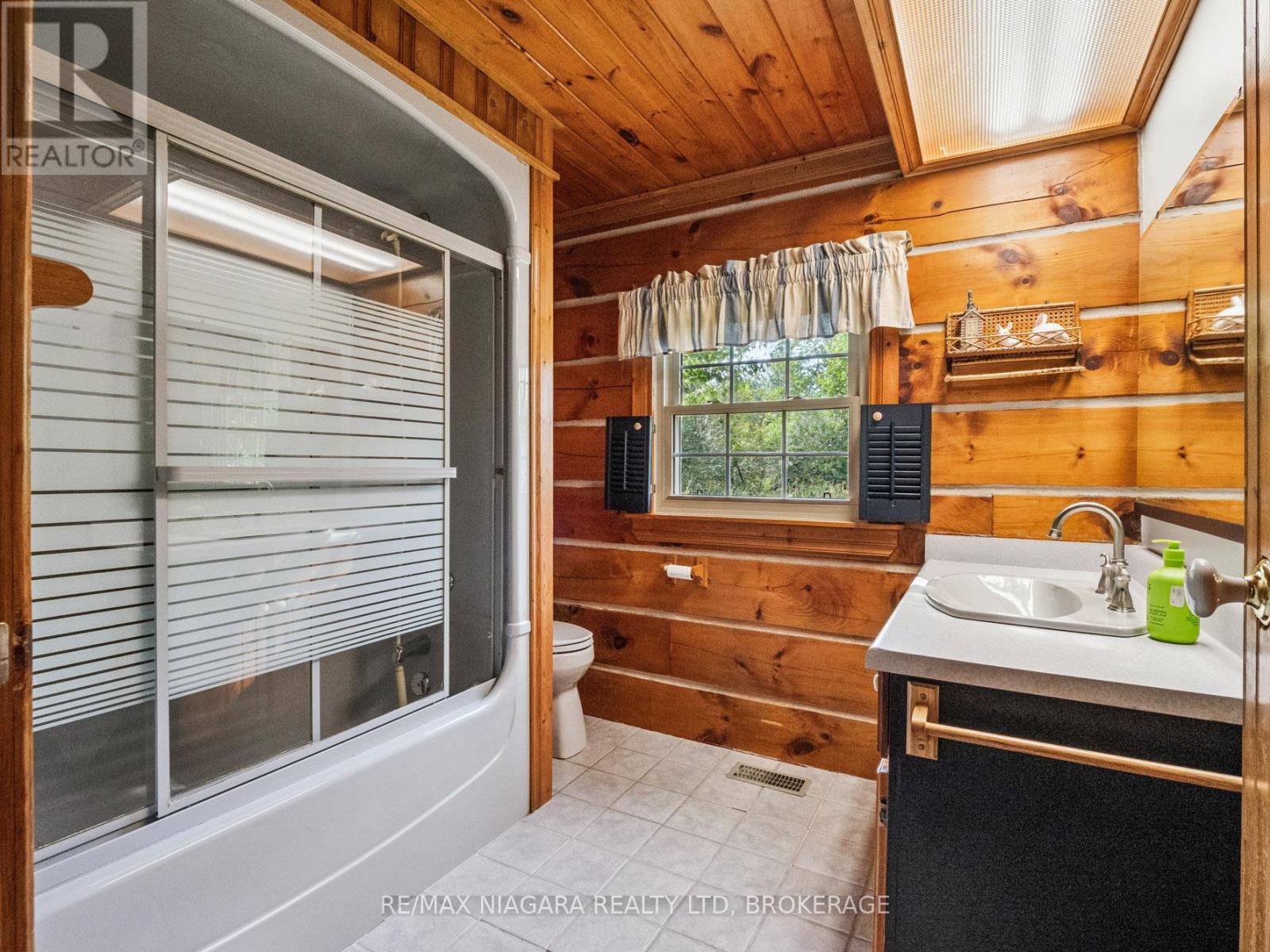 15 Keefer Drive, Welland, Ontario  L3B 5N7 - Photo 18 - X12328854