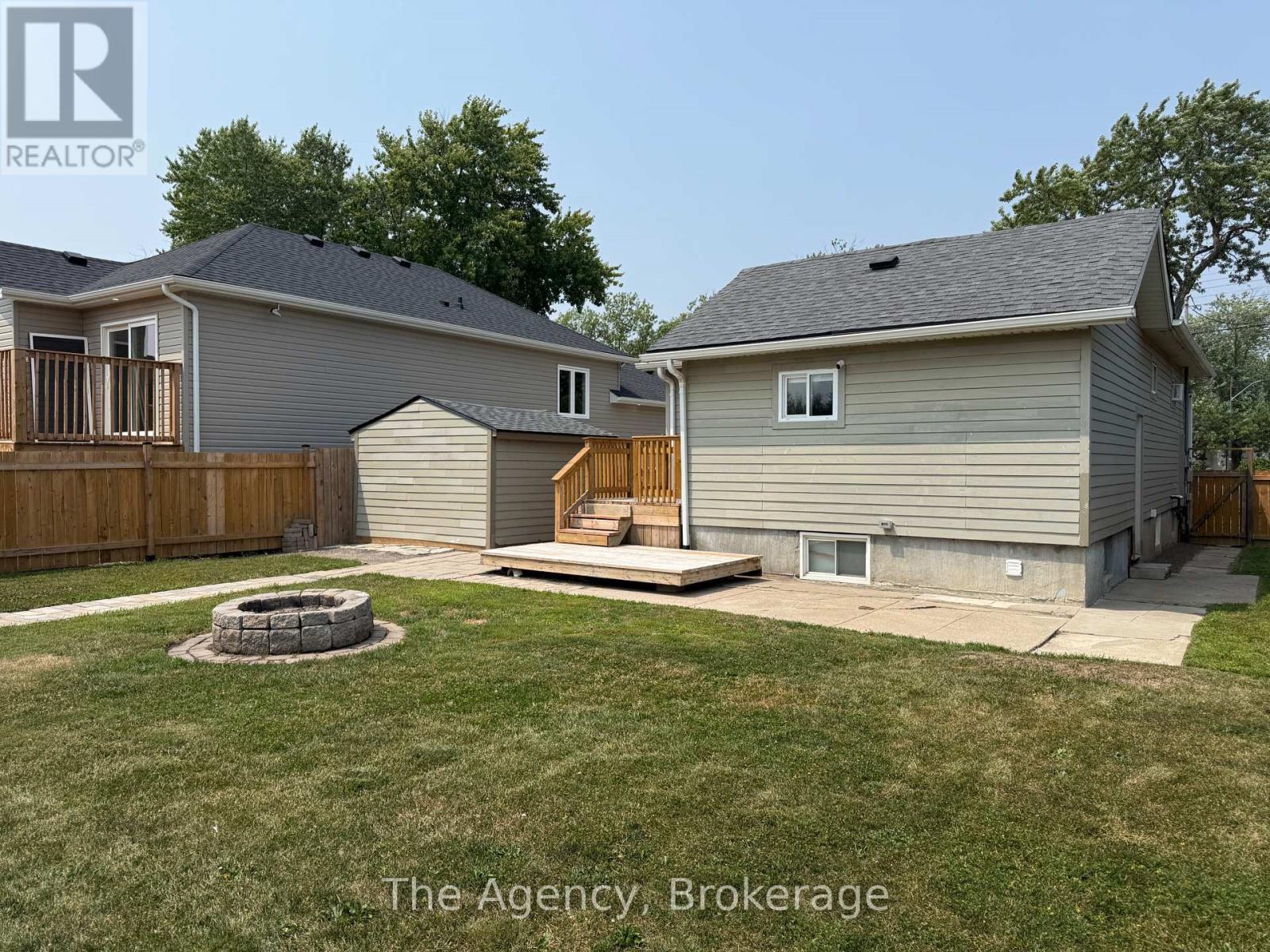 135 St George Street, Welland, Ontario  L3C 5N7 - Photo 11 - X12332518