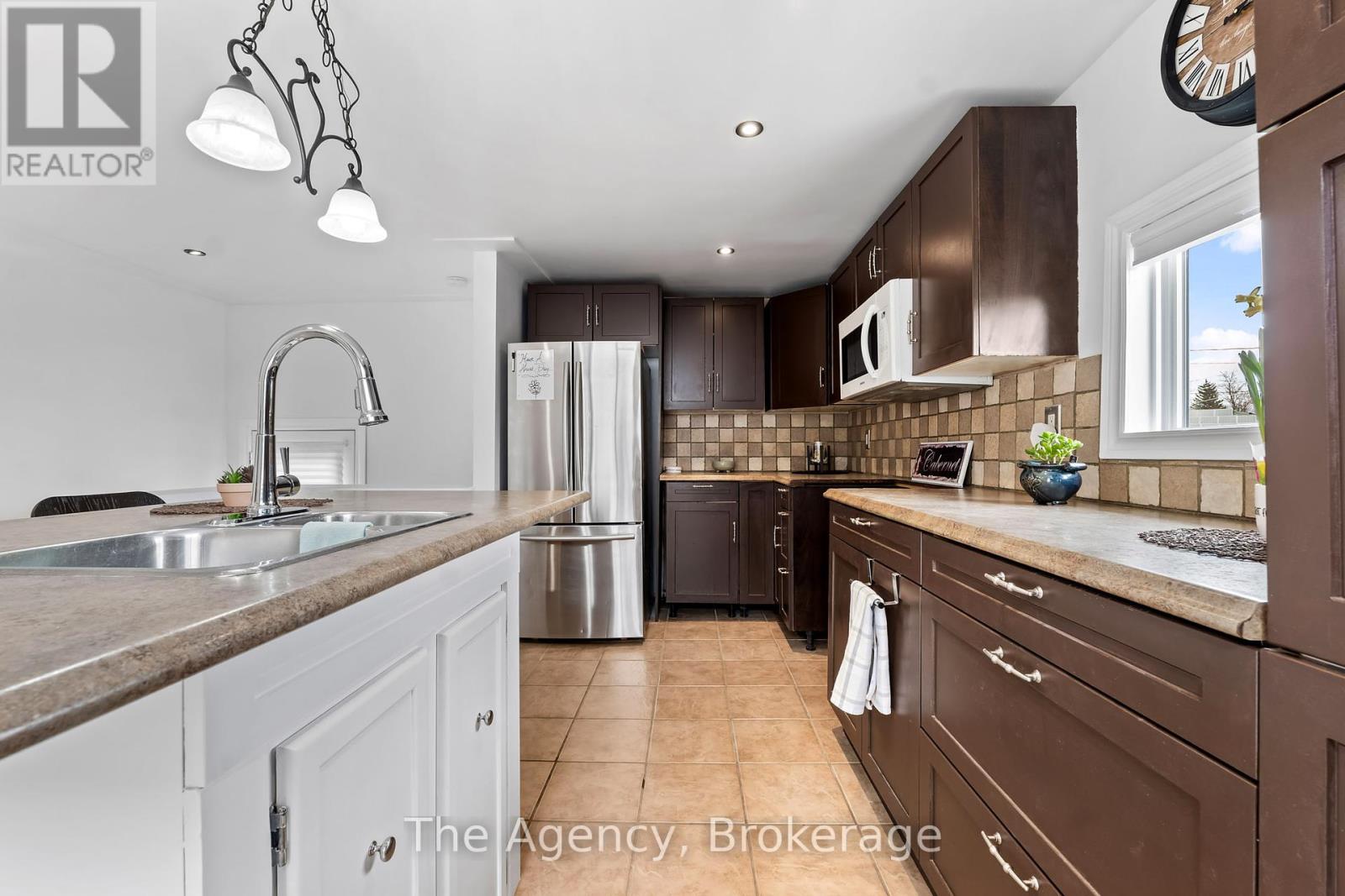 135 St George Street, Welland, Ontario  L3C 5N7 - Photo 13 - X12332518