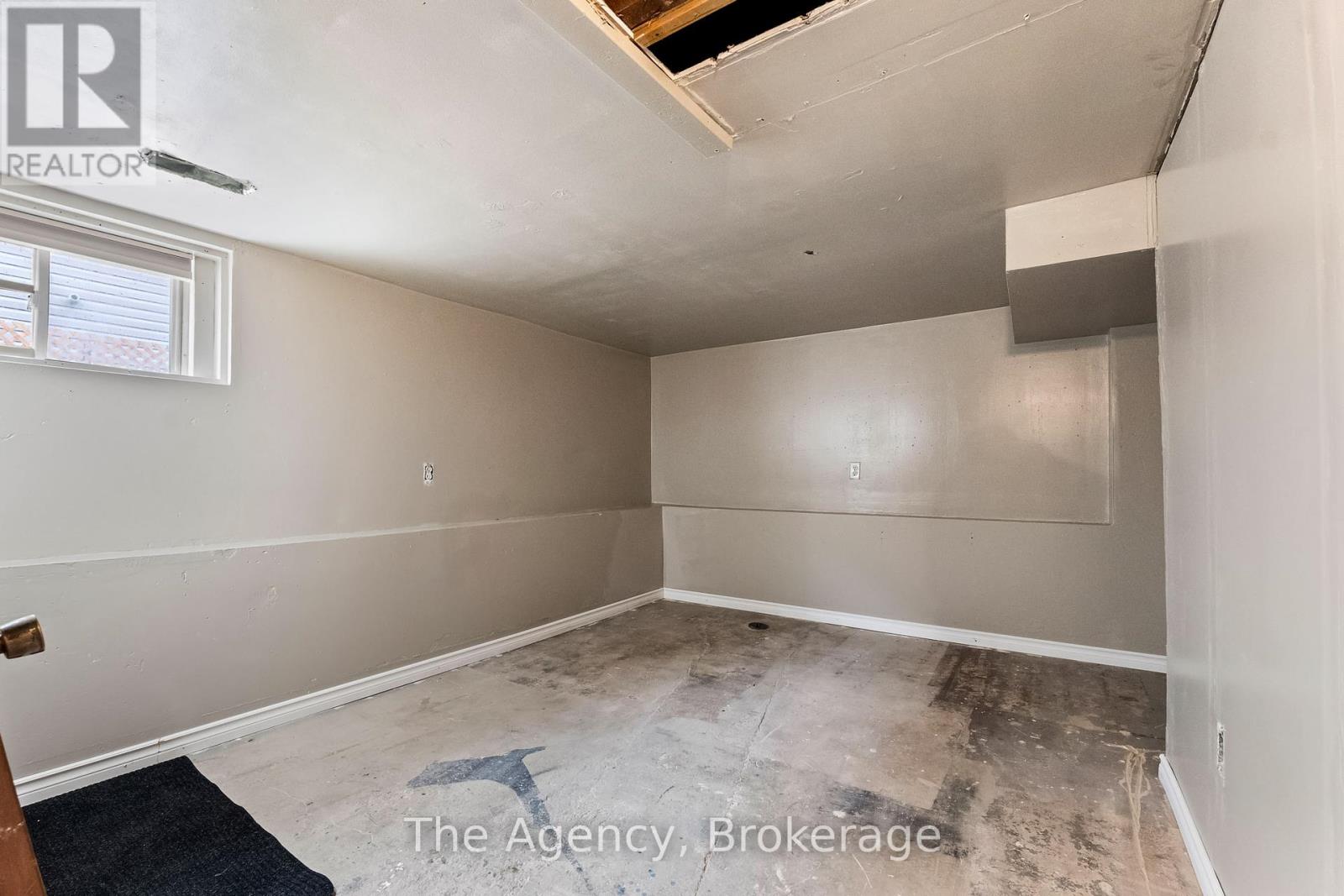 135 St George Street, Welland, Ontario  L3C 5N7 - Photo 23 - X12332518