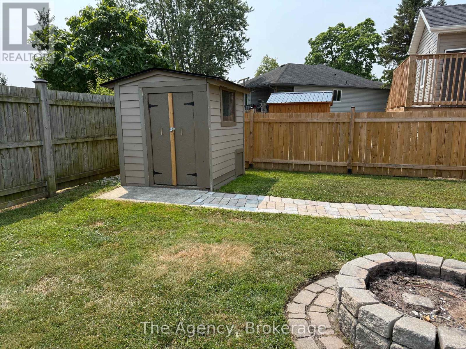 135 St George Street, Welland, Ontario  L3C 5N7 - Photo 5 - X12332518