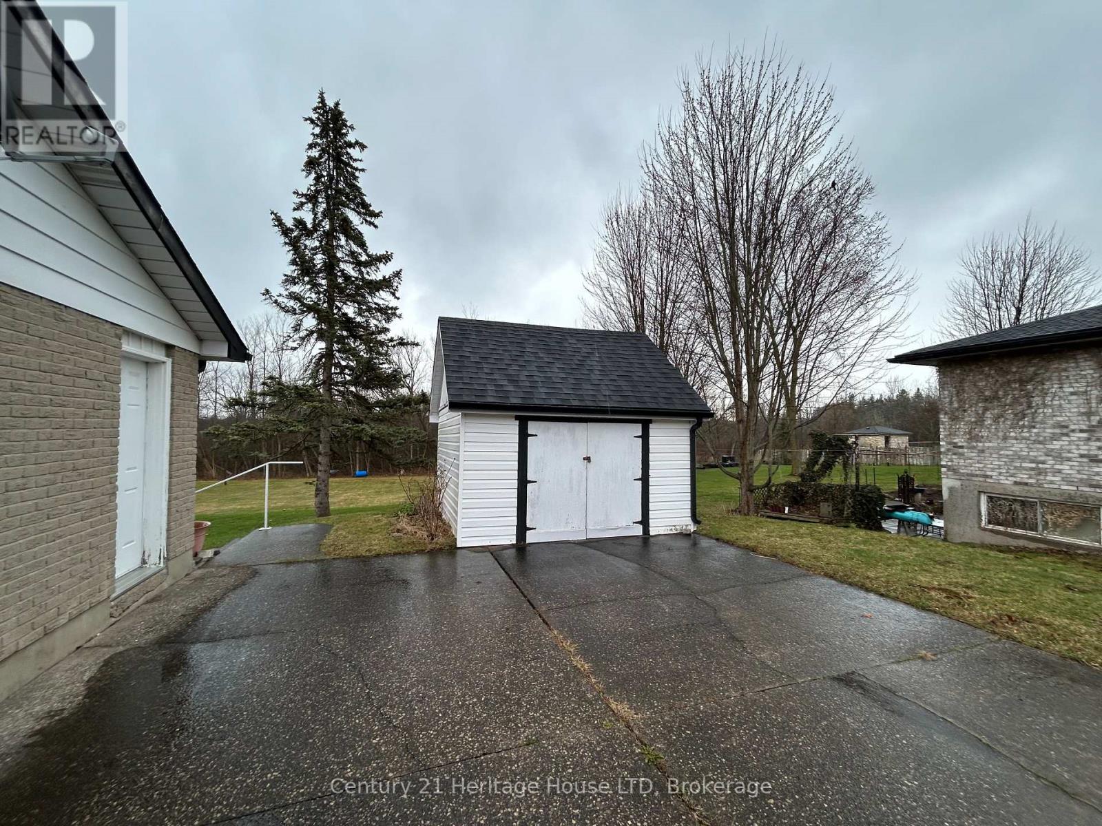 310 Albany Street, Fort Erie, Ontario  L2A 1L9 - Photo 11 - X12336391