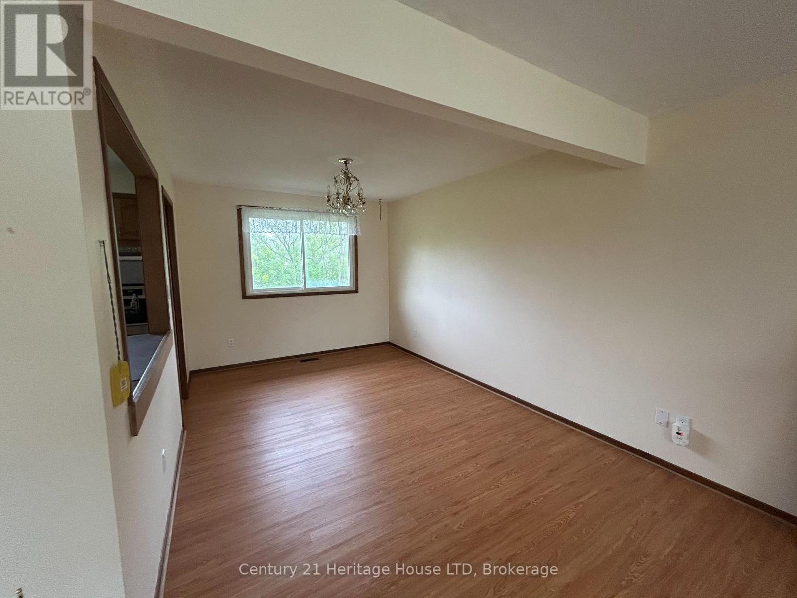 310 Albany Street, Fort Erie, Ontario  L2A 1L9 - Photo 37 - X12336391