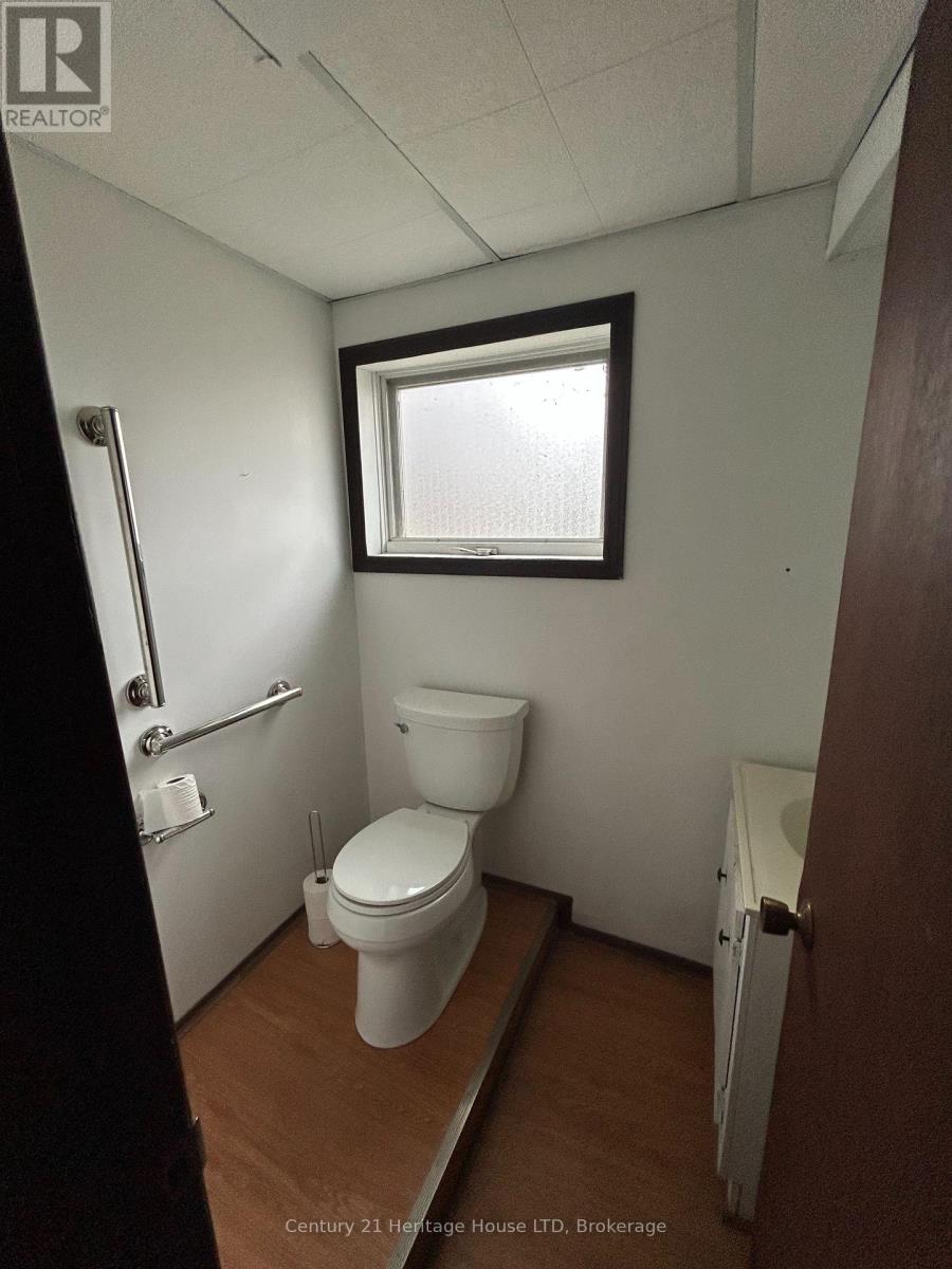 310 Albany Street, Fort Erie, Ontario  L2A 1L9 - Photo 46 - X12336391