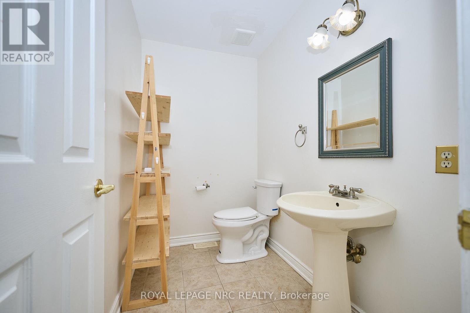 4040 Lakeshore Road, Lincoln, Ontario  L0R 1B0 - Photo 12 - X12338829