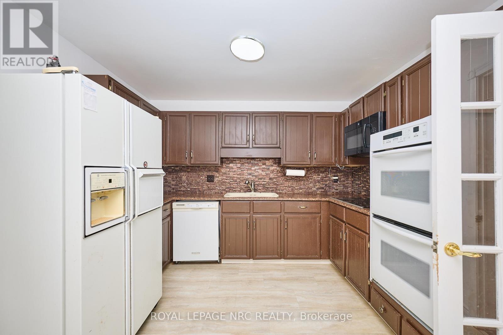 4040 Lakeshore Road, Lincoln, Ontario  L0R 1B0 - Photo 19 - X12338829