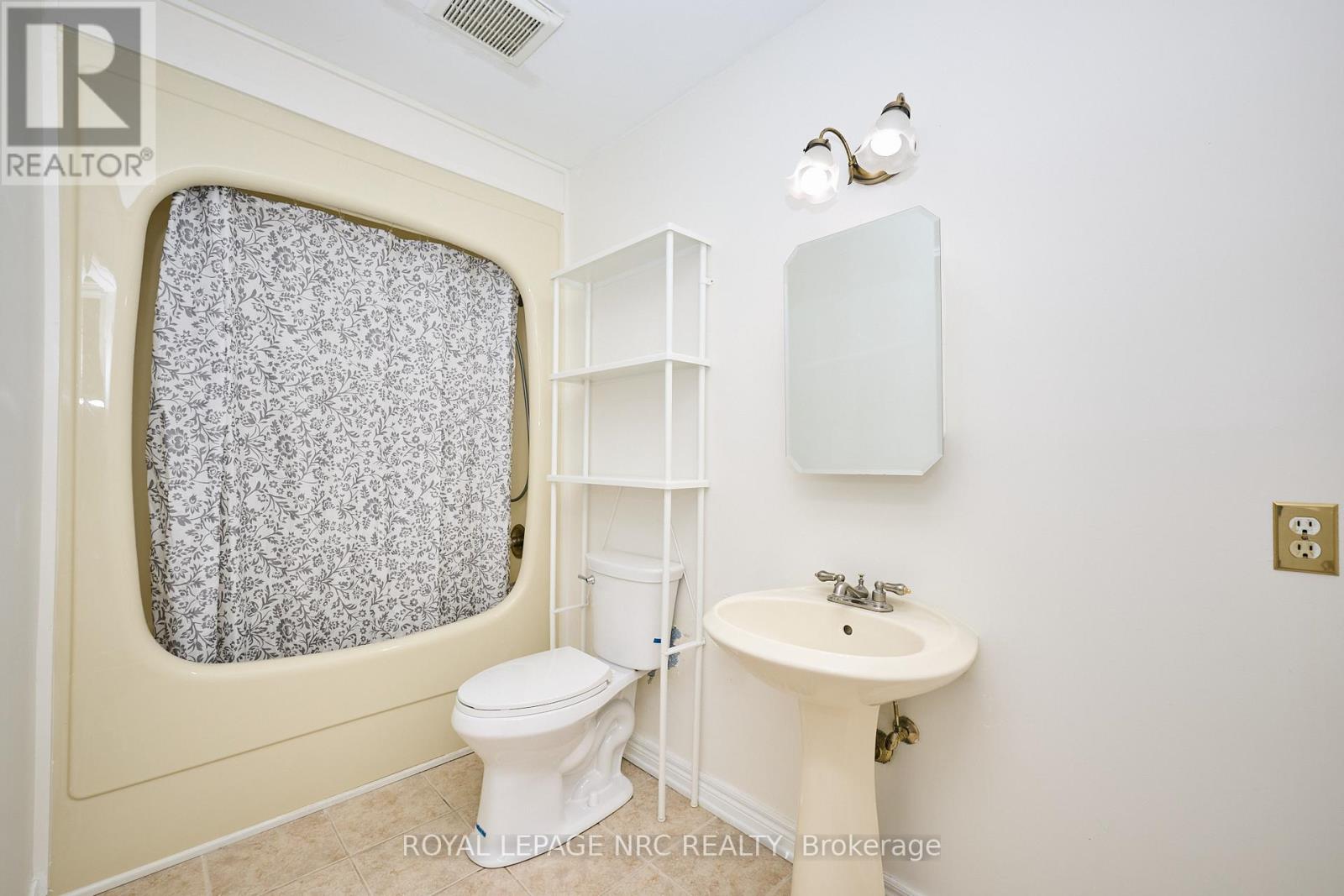 4040 Lakeshore Road, Lincoln, Ontario  L0R 1B0 - Photo 22 - X12338829