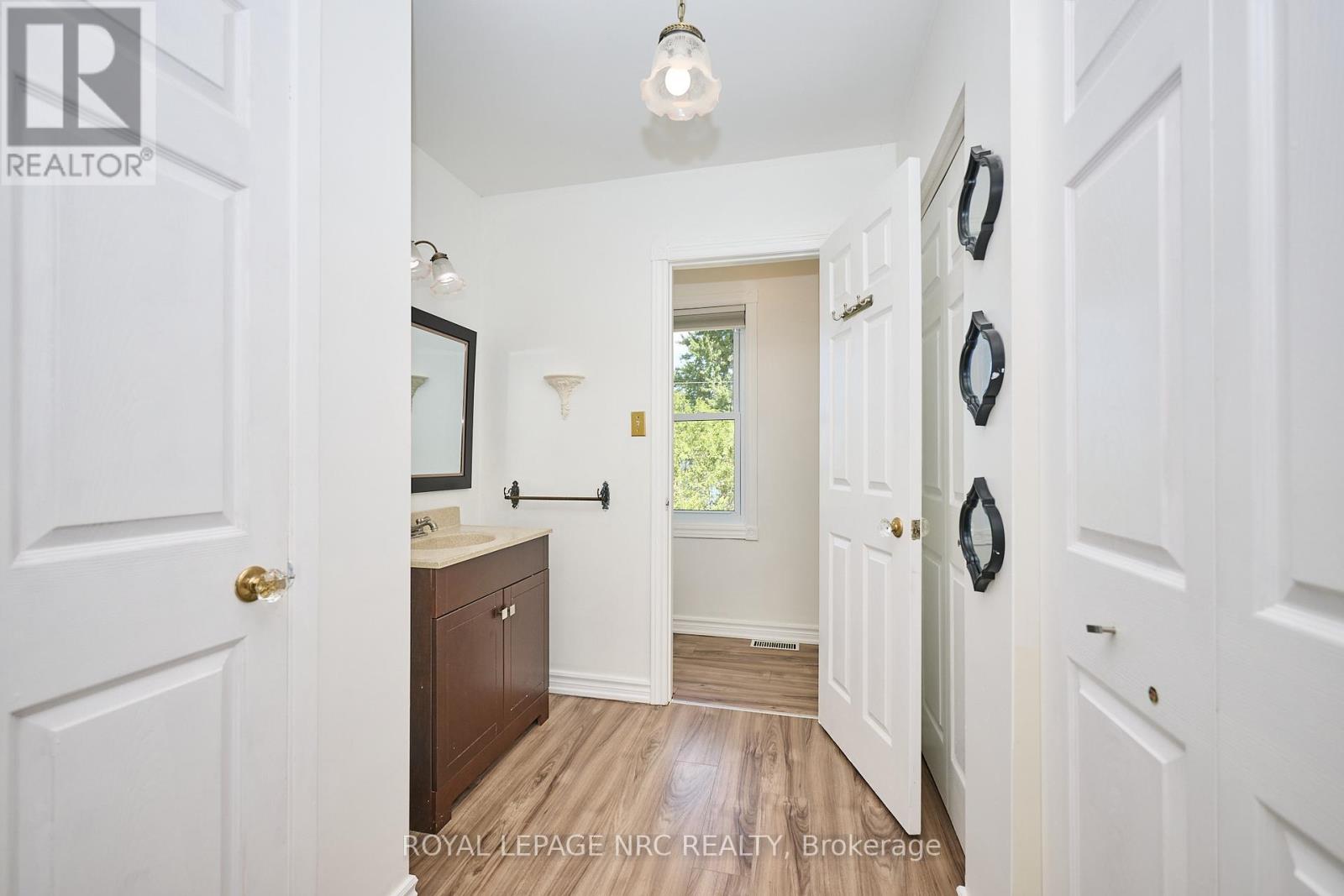 4040 Lakeshore Road, Lincoln, Ontario  L0R 1B0 - Photo 26 - X12338829